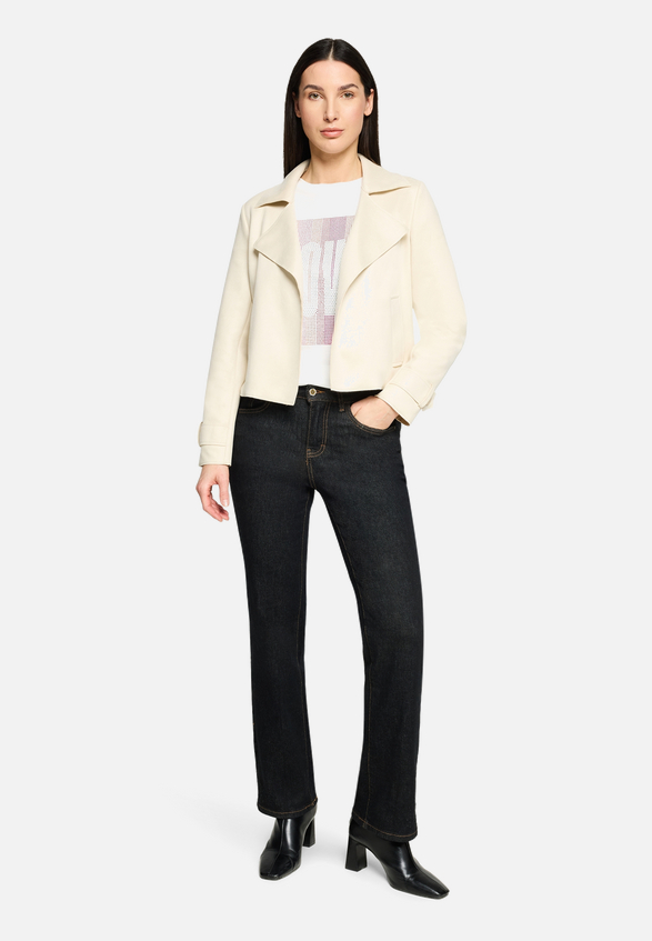 Casual-Jacke mit Taschen / Modellfoto Vorderseite (Outfit)