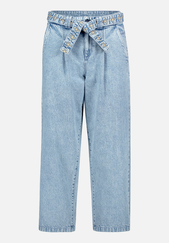 Sommerjeans mit Stickerei / Vorderseite