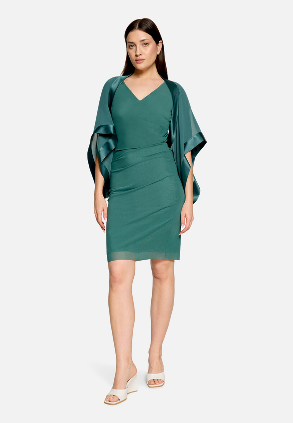 Chiffonstola mit 3/4 Arm / Modellfoto Vorderseite (Outfit)