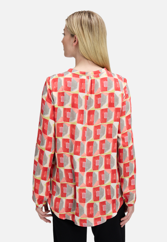Casual-Bluse mit Knöpfen / Modellfoto Rückseite