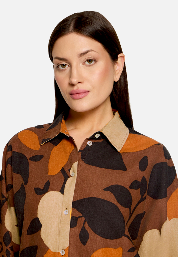 Oversize-Bluse mit Muster / Detailbild