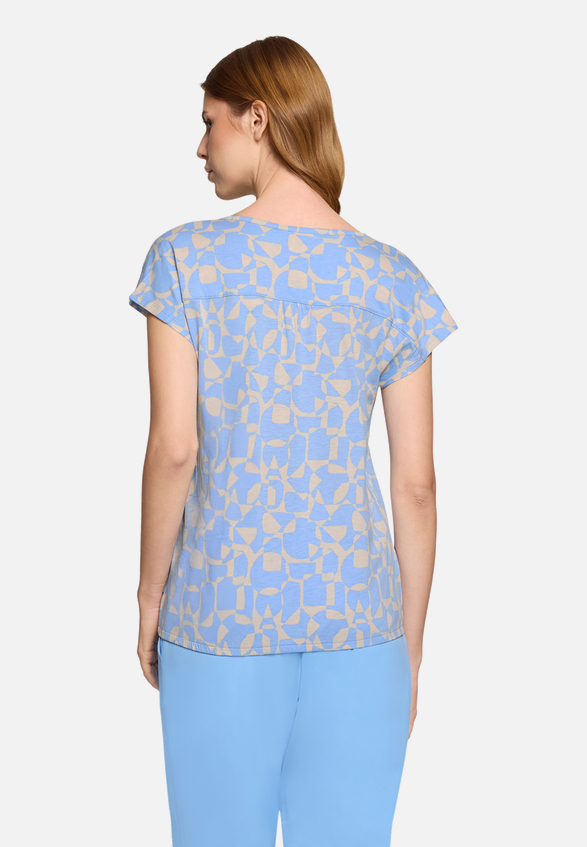 Blusenshirt mit Gummizug / Modellfoto Rückseite