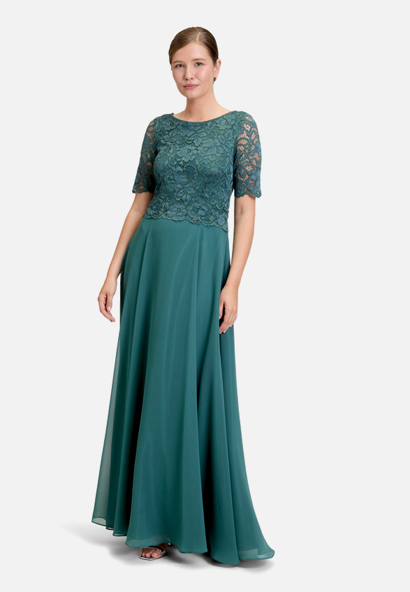 Abendkleid mit Spitze / Modellfoto Vorderseite