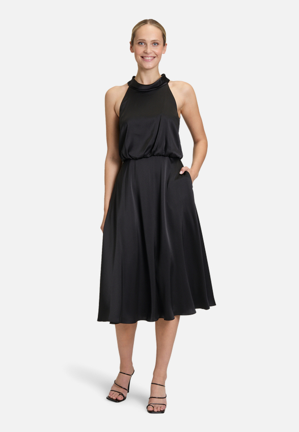 Cocktailkleid mit Stehkragen / Modellfoto Vorderseite