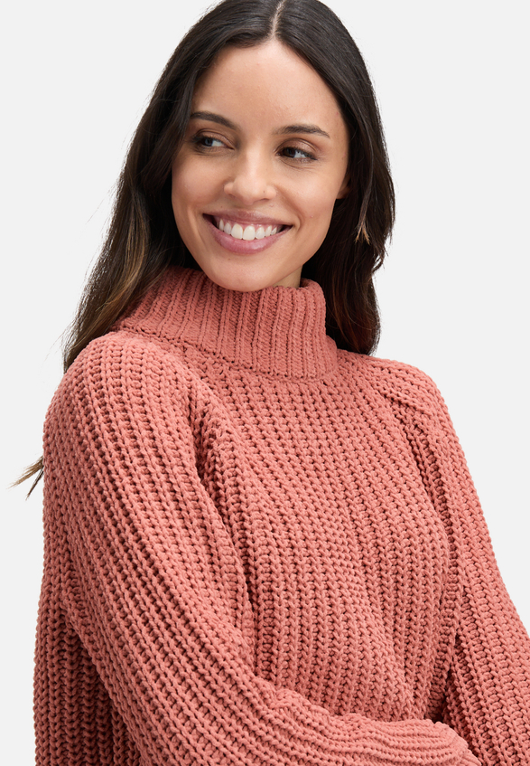 Strickpullover mit Stehkragen / Detailbild