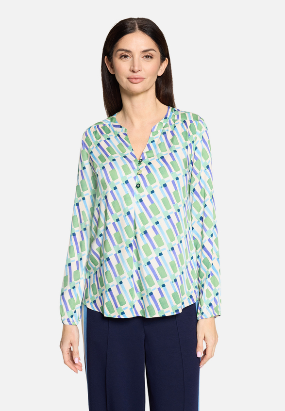 Casual-Bluse mit Knöpfen / Modellfoto Vorderseite