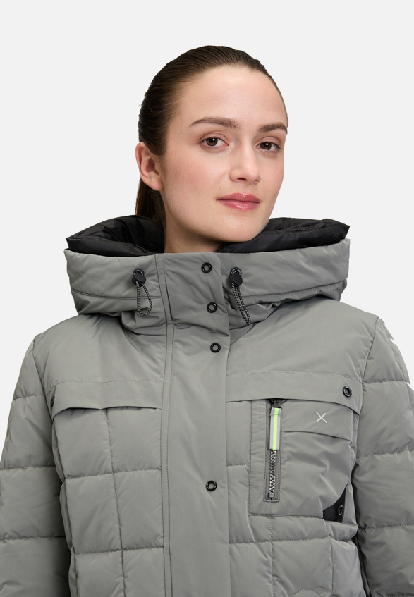 Winterjacke mit Kapuze / Detailbild