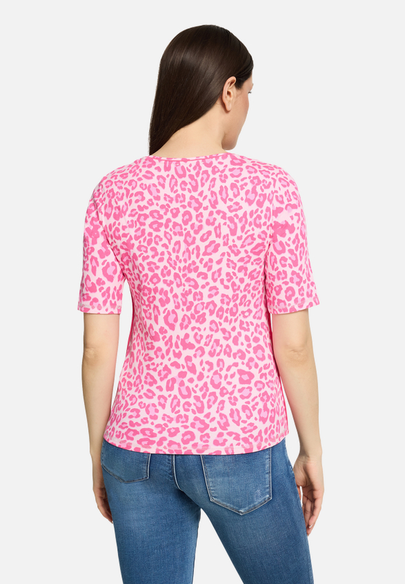 Basic Shirt mit Rippenstruktur / Modellfoto Rückseite