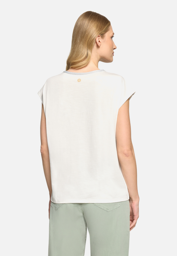 Rundhals-Shirt mit Placement / Modellfoto Rückseite