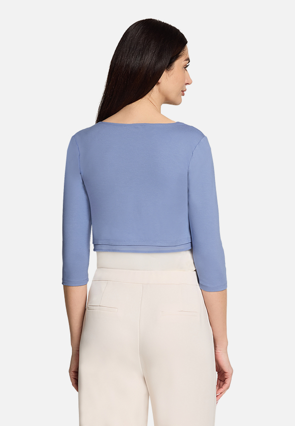 Bolero-Jacke figurbetont / Modellfoto Rückseite