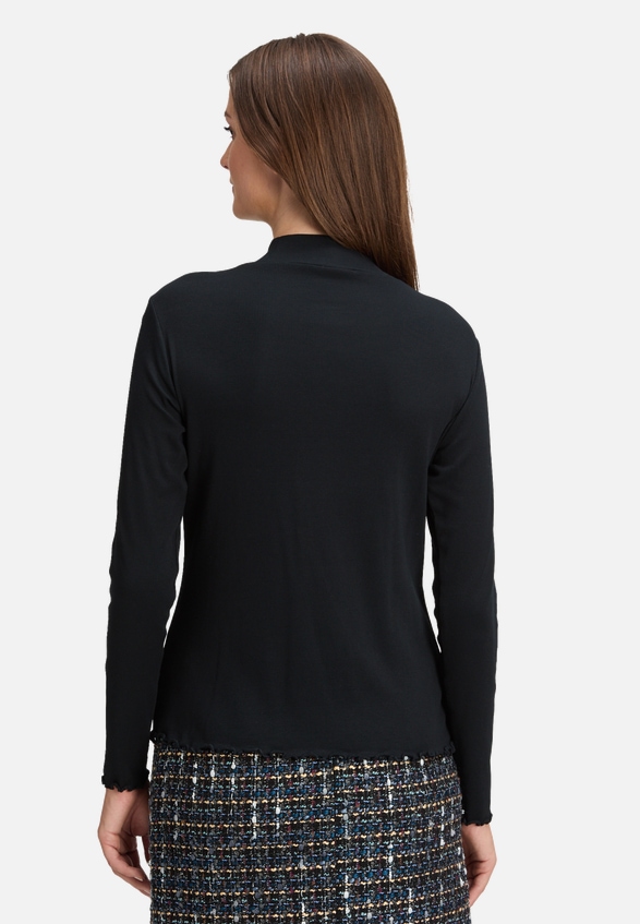 Langarm-Shirt mit Rippenstruktur / Modellfoto Rückseite