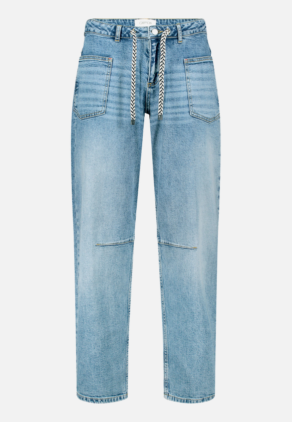 Used Look-Jeans mit Bindegürtel / Vorderseite