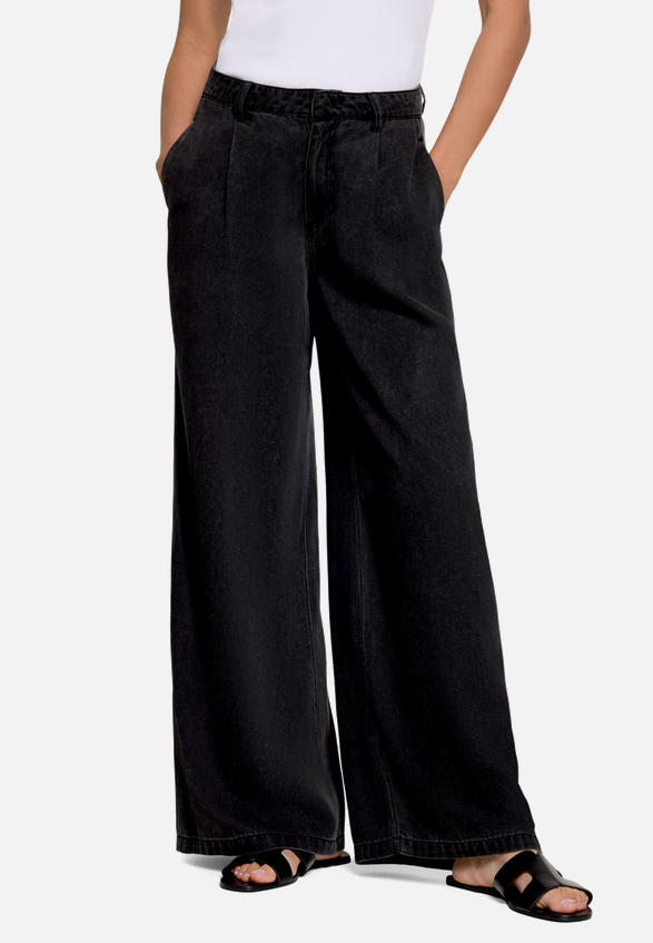 Wideleg-Hose mit Bundfalten  / Modellfoto Vorderseite