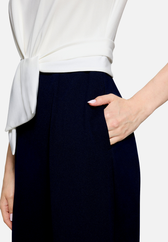 Jumpsuit mit weitem Bein / Detailbild
