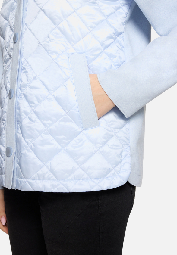 Outdoorjacke mit Kapuze / Detailbild