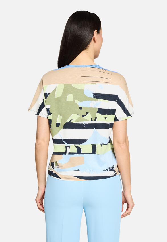 Oversize-Shirt mit Aufdruck / Modellfoto Rückseite