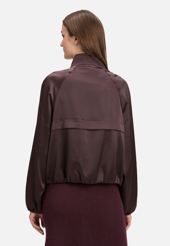 Bomberjacke mit Eingrifftaschen / Modellfoto Rückseite