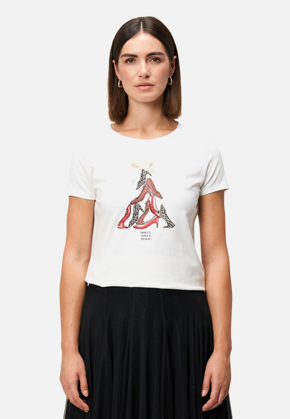 Shirt mit Aufdruck und Schleife / Modellfoto Vorderseite