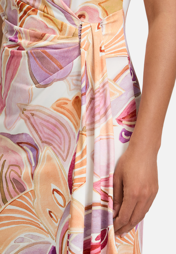 Jerseykleid mit Raffung / Detailbild