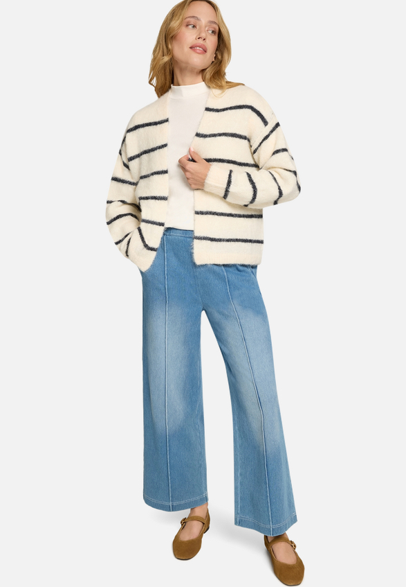 Strickjacke mit Streifen offener Style / Modellfoto Vorderseite (Outfit)