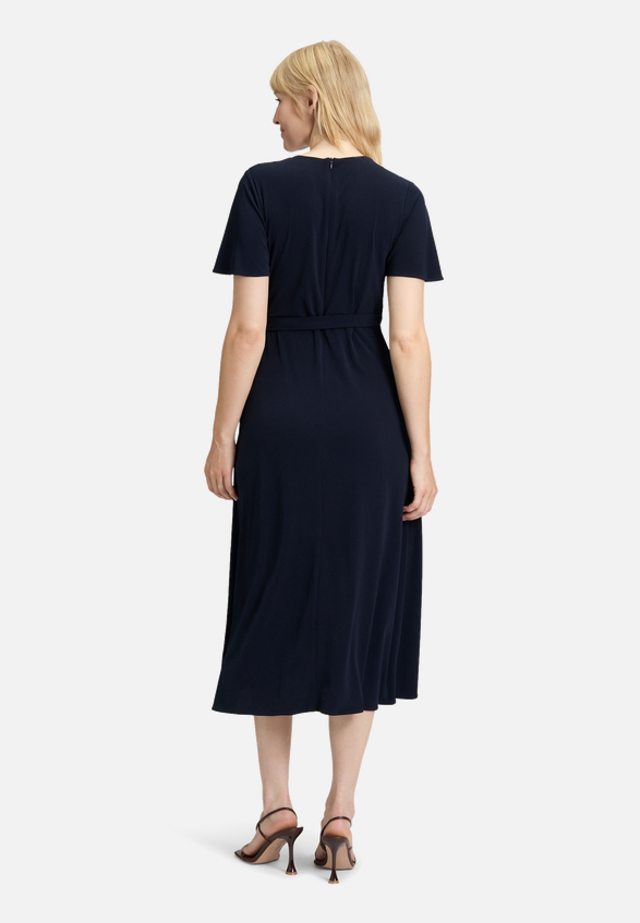 Jerseykleid kurzarm / Modellfoto Rückseite