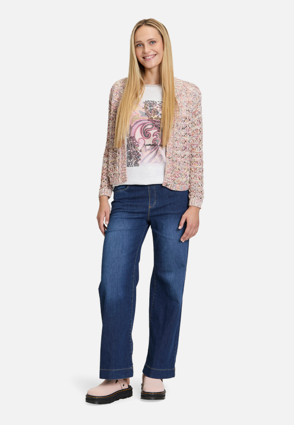 Strick-Cardigan mit Rundhalsausschnitt / Modellfoto Vorderseite (Outfit)