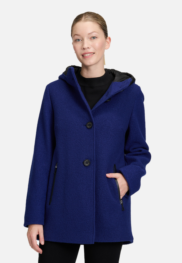 Wolljacke mit Kapuze / Modellfoto Vorderseite
