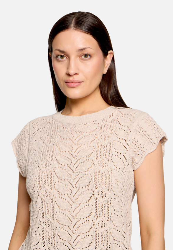 Feinstrickpullover mit Flügelärmeln / Detailbild