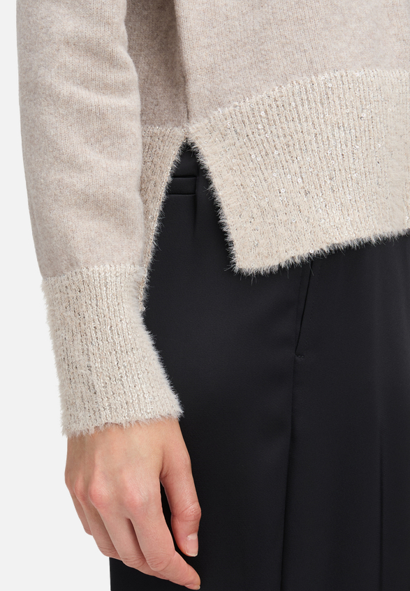 Strickpullover mit Pailletten / Detailbild
