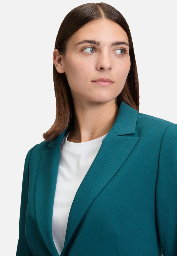 Klassischer Blazer mit Taschen / Detailbild