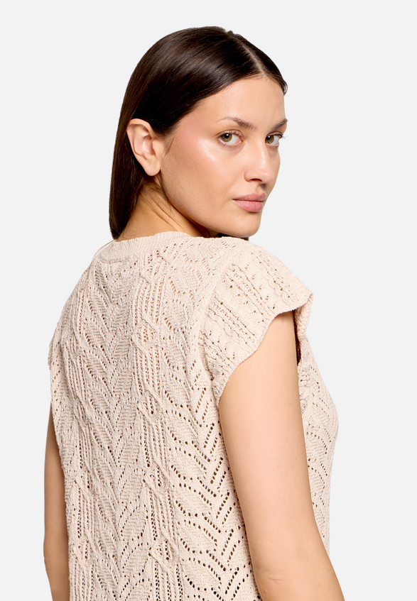 Feinstrickpullover mit Flügelärmeln / Detailbild