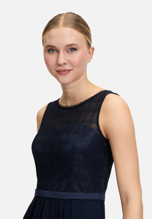 Abendkleid mit Spitze / Detailbild