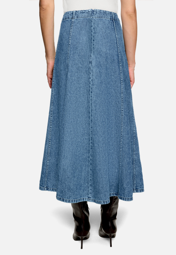 Jeansrock mit Reißverschluss / Modellfoto Rückseite