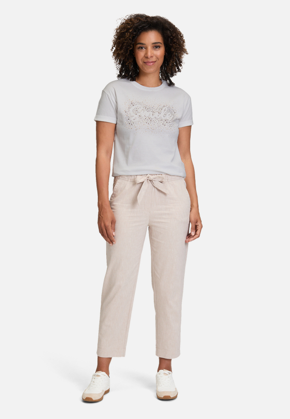 Casual-Shirt mit Aufdruck / Modellfoto Vorderseite (Outfit)