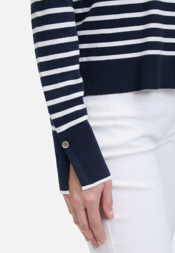 Basic-Strickjacke mit Streifen / Detailbild