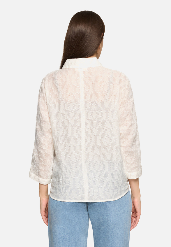 Oversize-Bluse mit Kragen / Modellfoto Rückseite