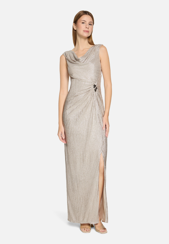 Abendkleid im Glitzer-Look / Modellfoto Vorderseite