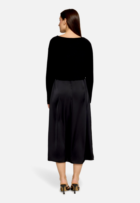 Midikleid 2er Set / Modellfoto Rückseite