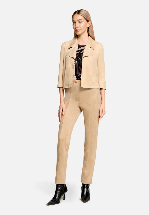Blazer-Jacke mit Reißverschluss / Modellfoto Vorderseite (Outfit)
