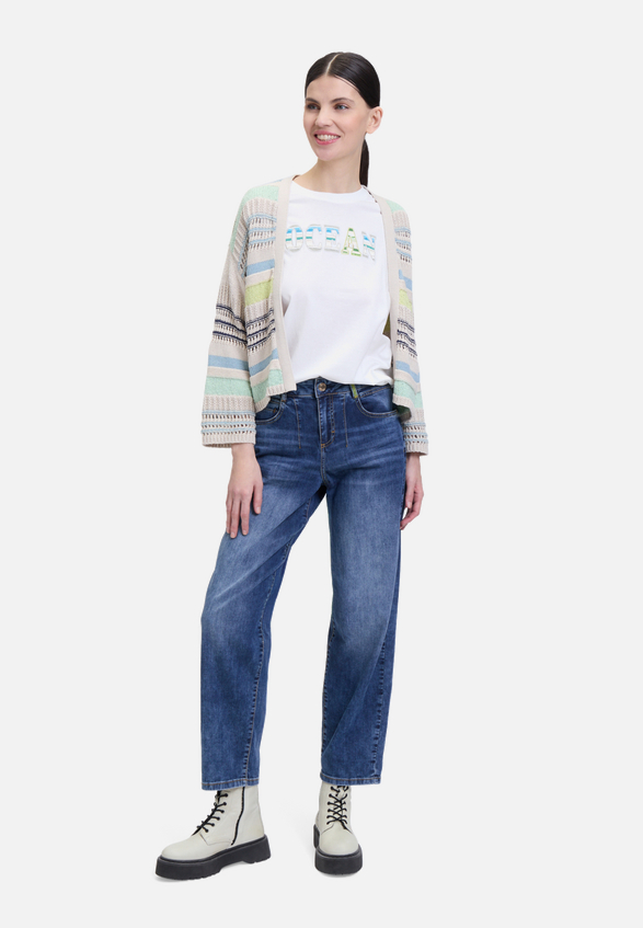 Strick-Cardigan mit Color Blocking / Modellfoto Vorderseite (Outfit)