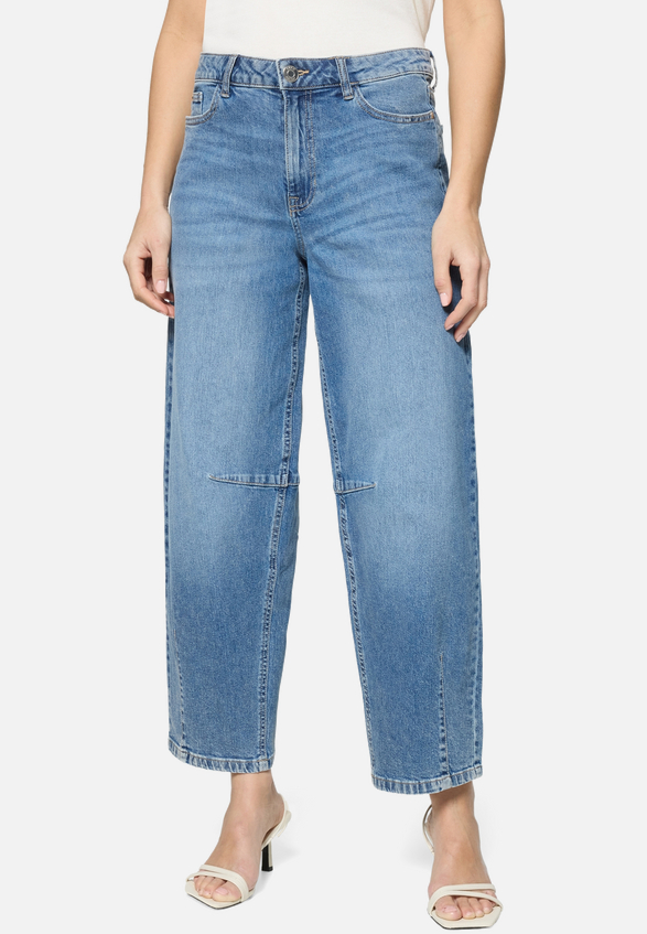 Barrel-Jeans  Mid Waist 29 Inch  / Modellfoto Vorderseite