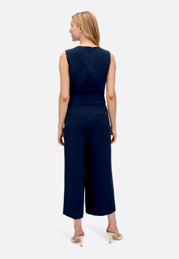 Jumpsuit ohne Arm / Modellfoto Rückseite