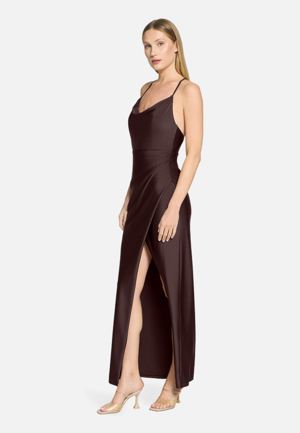 Abendkleid figurbetont / Modellfoto Vorderseite (Outfit)