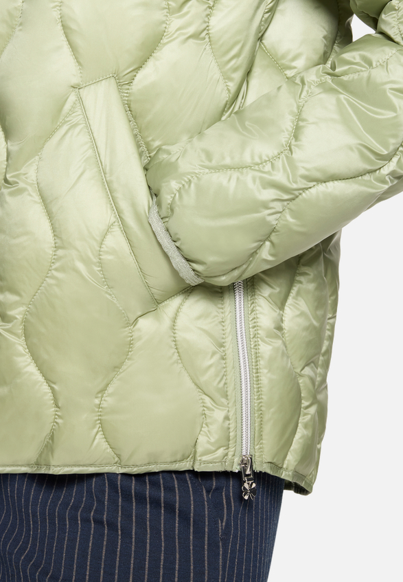 Steppjacke mit Eingrifftaschen / Detailbild