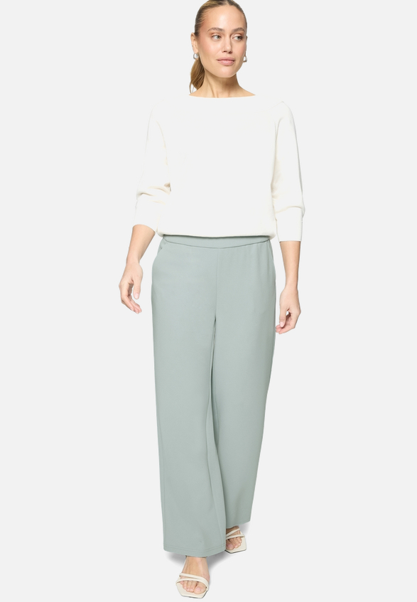 Basic-Hose in 7/8 Länge Malou / Modellfoto Vorderseite (Outfit)