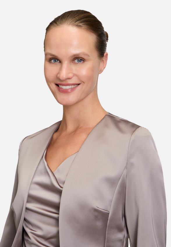 Bolero-Jacke mit Kellerfalten / Detailbild