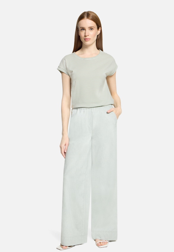 Casual-Shirt mit Gummizug / Modellfoto Vorderseite (Outfit)