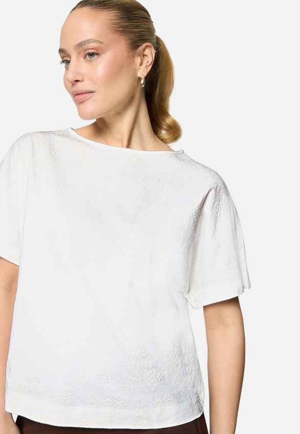 Baumwoll-T-Shirt   mit Stickerei / Modellfoto Vorderseite