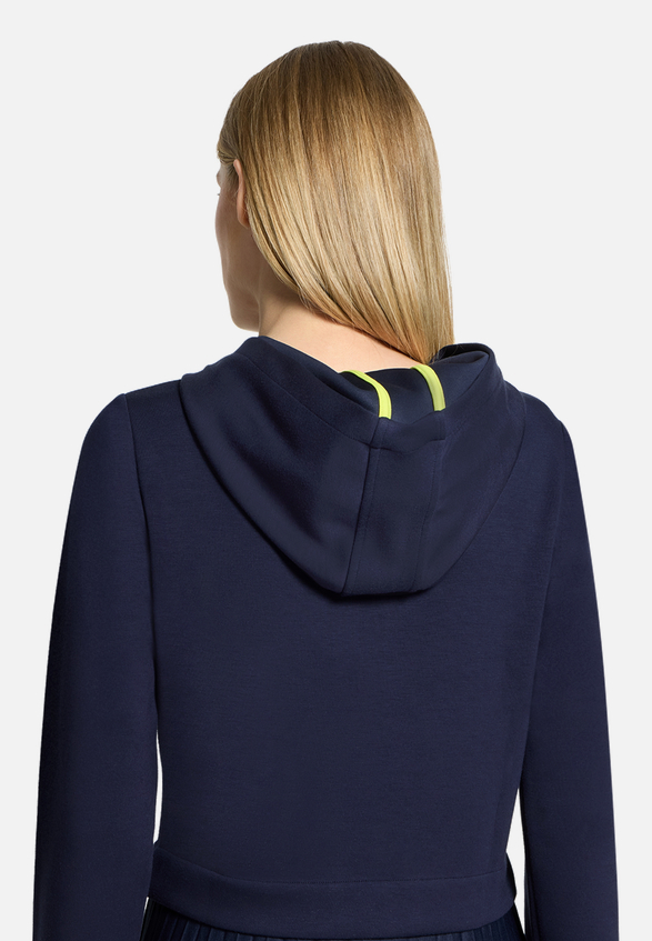 Casual-Kleid mit Kapuze / Detailbild