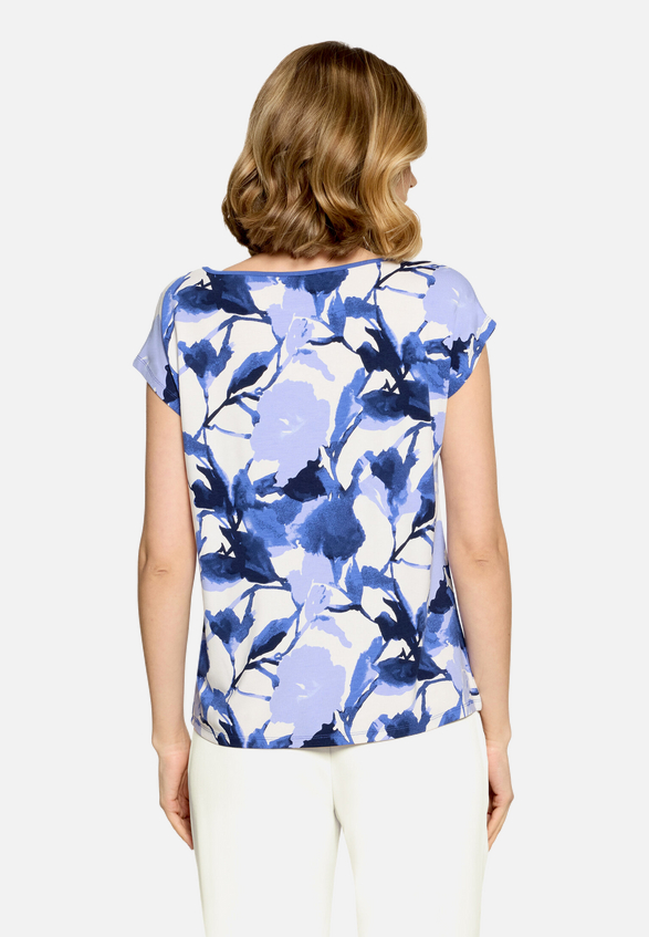 Casual-Shirt mit Aufdruck / Modellfoto Rückseite